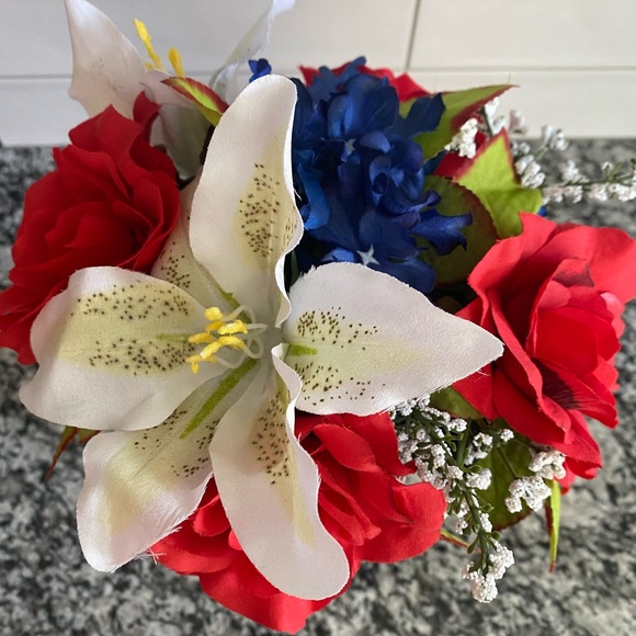 New Handcrafted mason jar flower bouquet - Picture 2 of 4